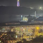 塞纳里奥卡迪塔旅舍 旅馆 *